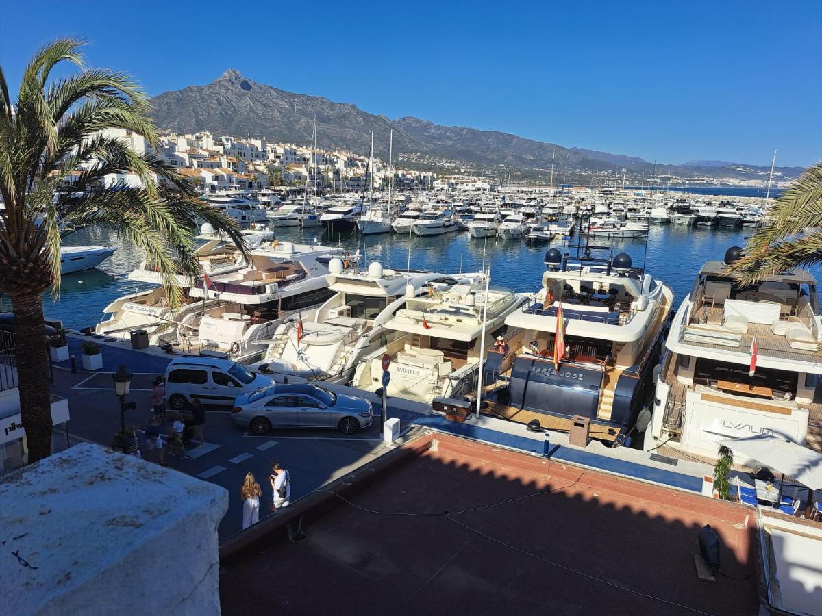 Private In Huge Penthouse 1st Line Puerto Banus, Incredible Views, Jacuzzis Accommodatie bij particulieren Marbella