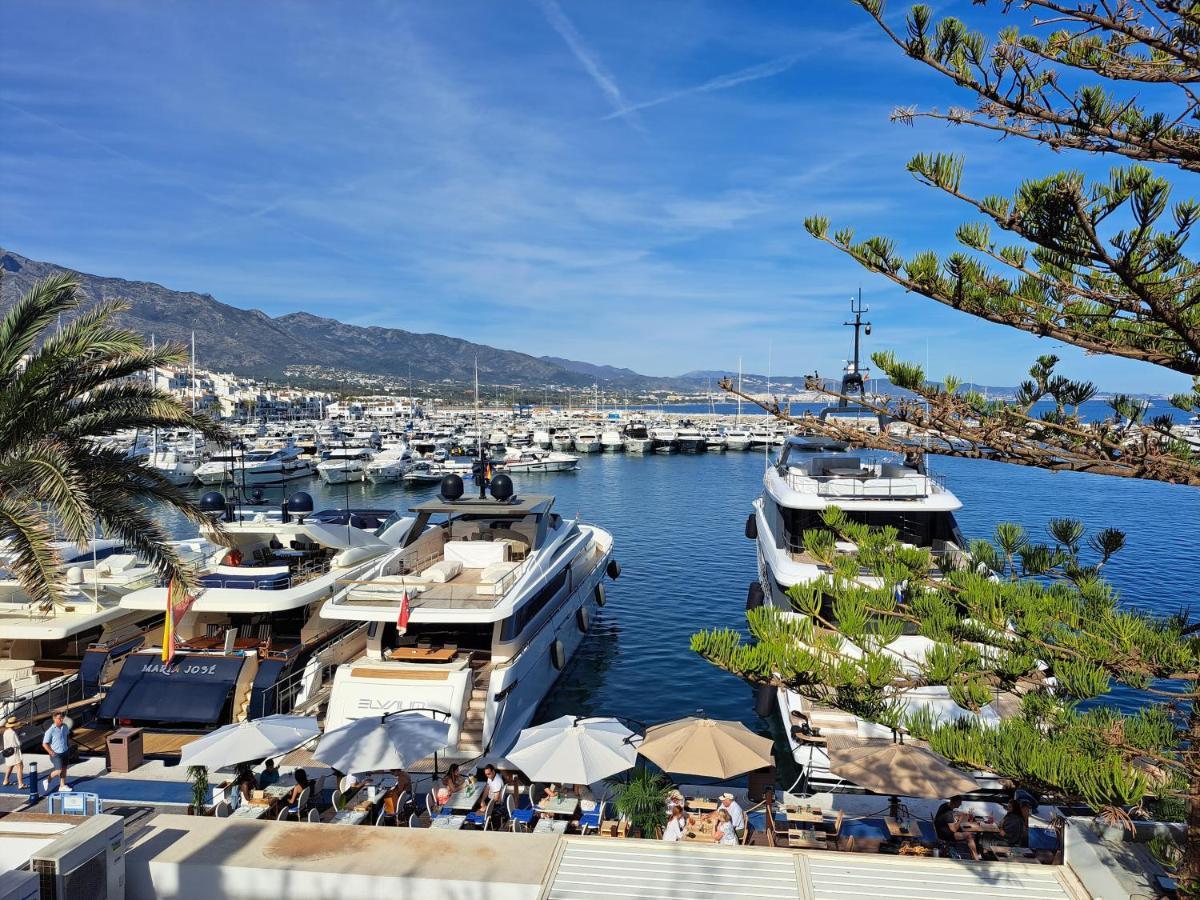 Private In Huge Penthouse 1st Line Puerto Banus, Incredible Views, Jacuzzis Accommodatie bij particulieren Marbella